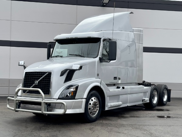Used 2012 Volvo VNL Sleeper - Volvo D13 Power- Automatic - Raised Roof Sleeper for sale Sold at Chicago Motor Cars in West Chicago IL 60185 3