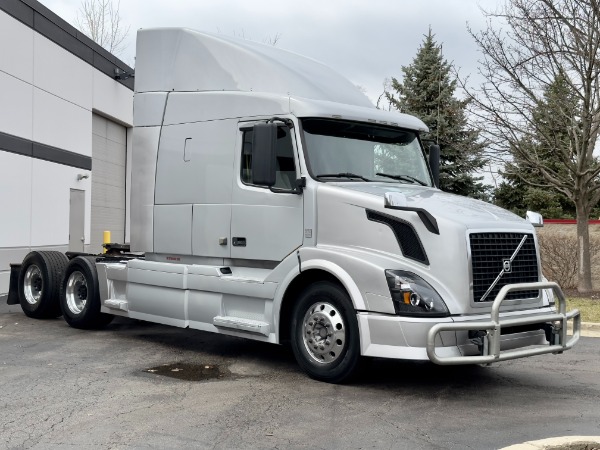 Used 2012 Volvo VNL Sleeper - Volvo D13 Power- Automatic - Raised Roof Sleeper for sale Sold at Chicago Motor Cars in West Chicago IL 60185 5