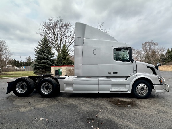 Used 2012 Volvo VNL Sleeper - Volvo D13 Power- Automatic - Raised Roof Sleeper for sale Sold at Chicago Motor Cars in West Chicago IL 60185 6