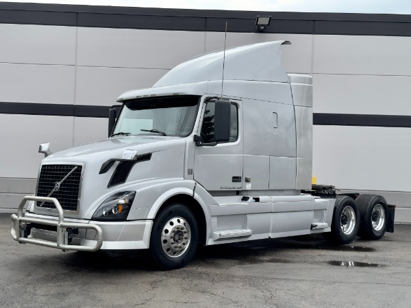 Used 2012 Volvo VNL Sleeper - Volvo D13 Power- Automatic - Raised Roof Sleeper for sale Sold at Chicago Motor Cars in West Chicago IL 60185 1