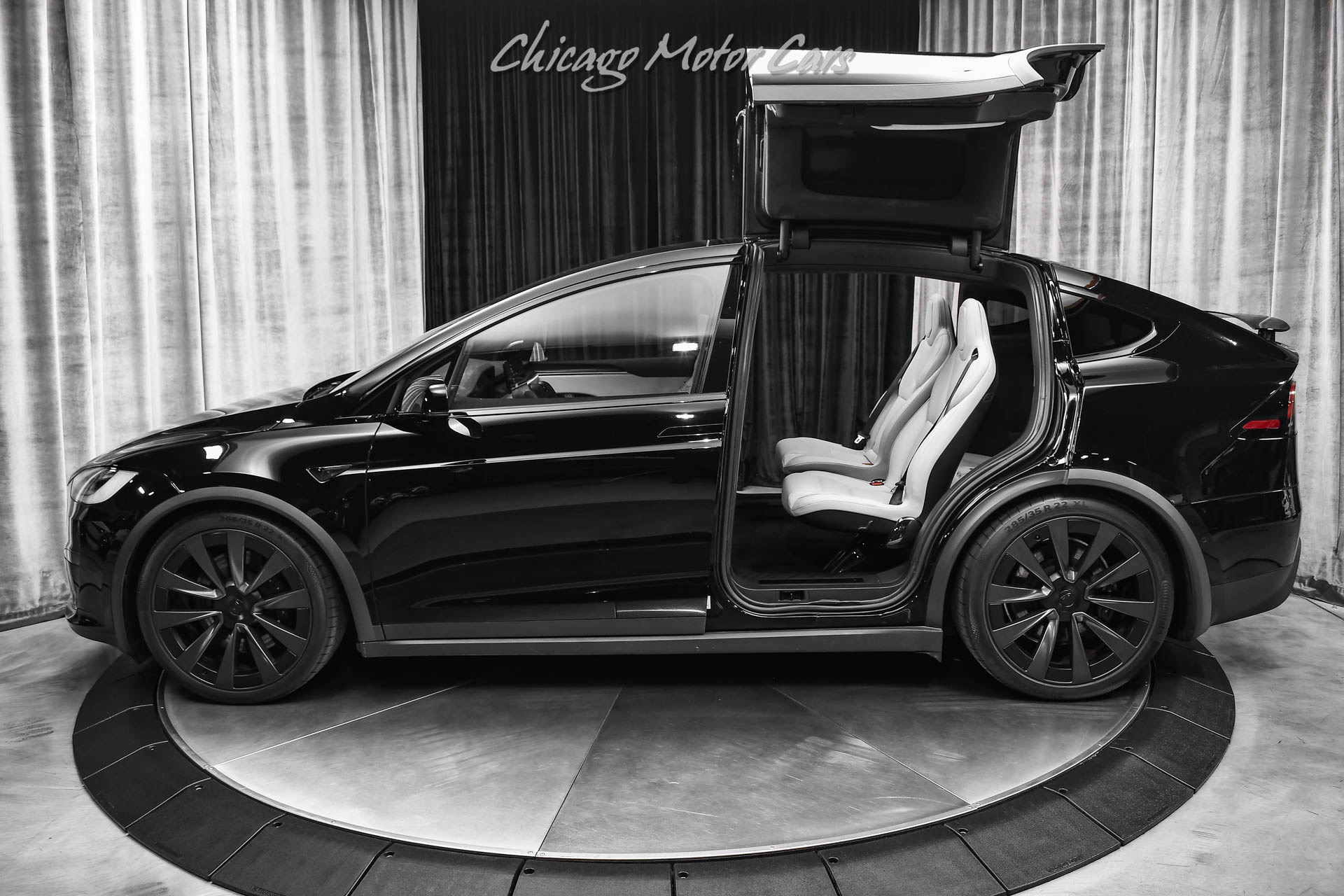 Used-2022-Tesla-Model-X-Plaid-SUV-Autopilot-ONLY-5K-Miles-6-Seat-Layout-Quickest-Production-SUV