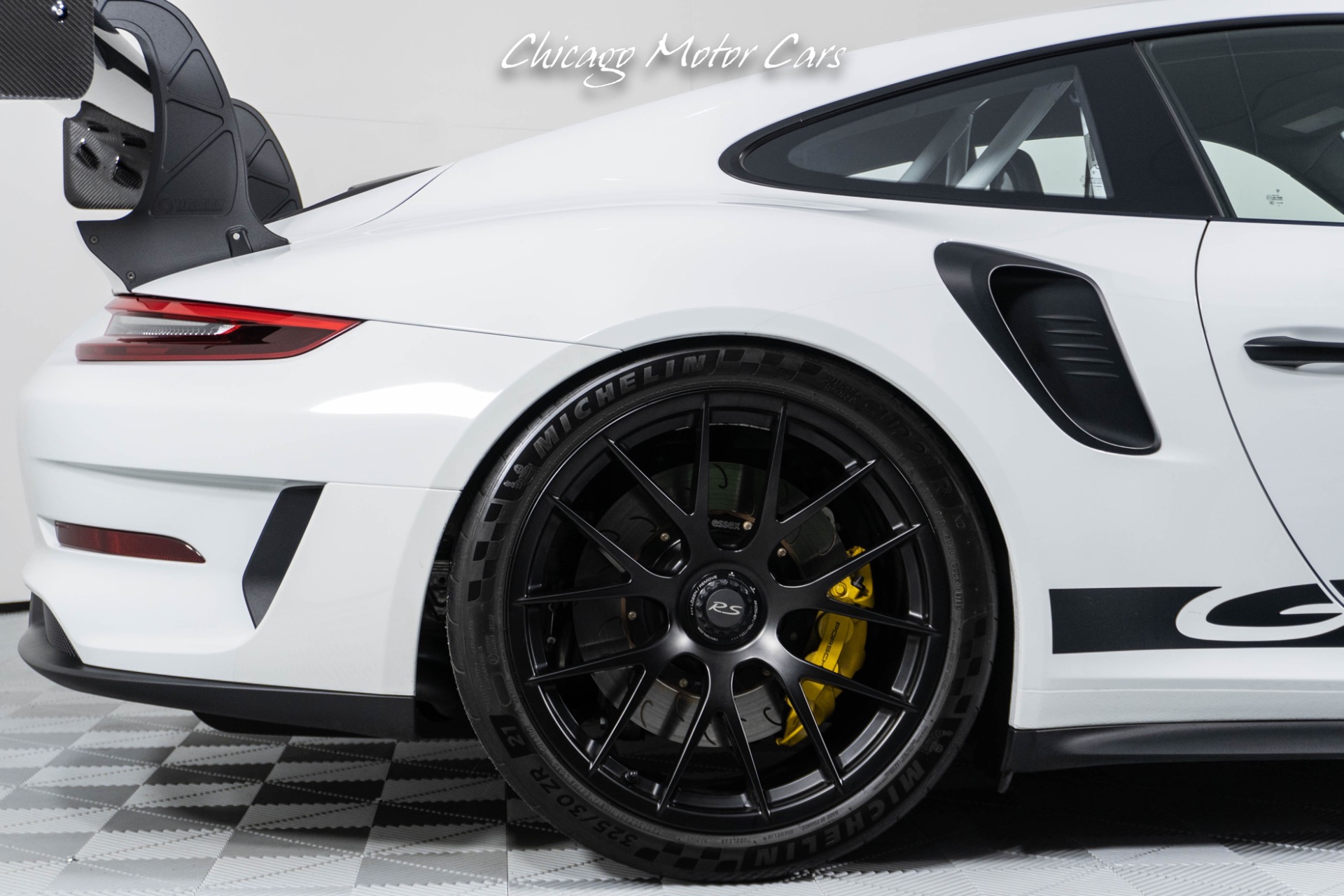 Used-2019-Porsche-911-GT3-RS-TONS-OF-UPGRADES-AND-CARBON-FIBER-FRONT-AXLE-LIFT