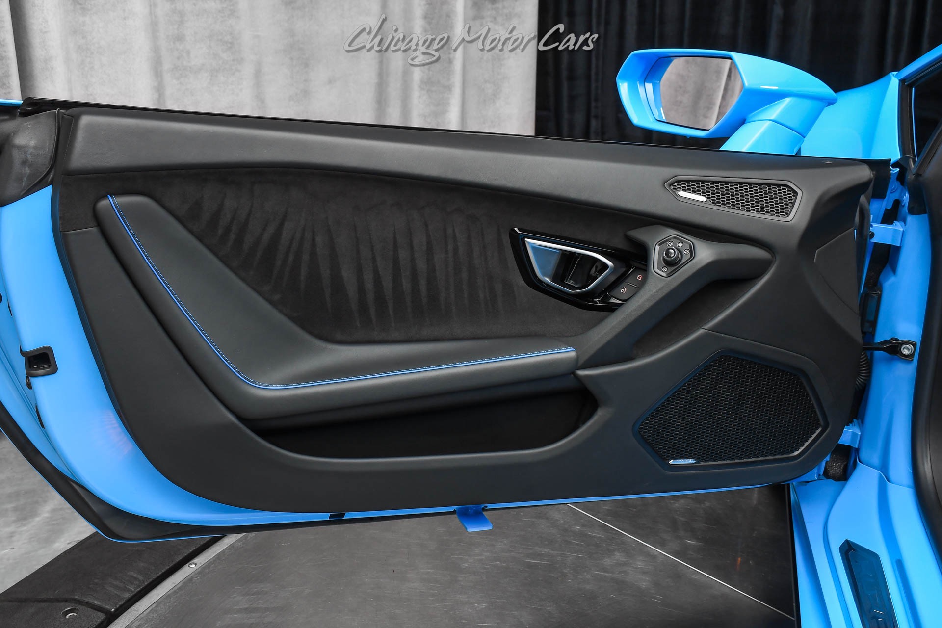 Used-2021-Lamborghini-Huracan-LP610-2-EVO-Coupe-RARE-Blu-Cepheus-Sensonum-Audio-HOT-Spec-LOADED