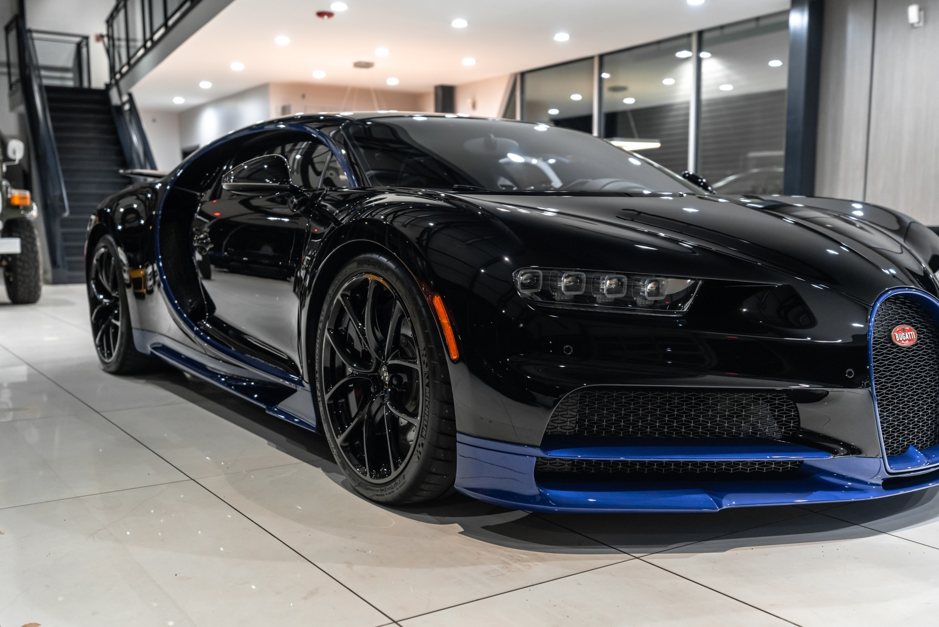 Used-2019-Bugatti-Chiron-AWD-80L-W16-Quad-Turbo-1500HP-Full-PPF-Just-Serviced-1-of-1-Spec