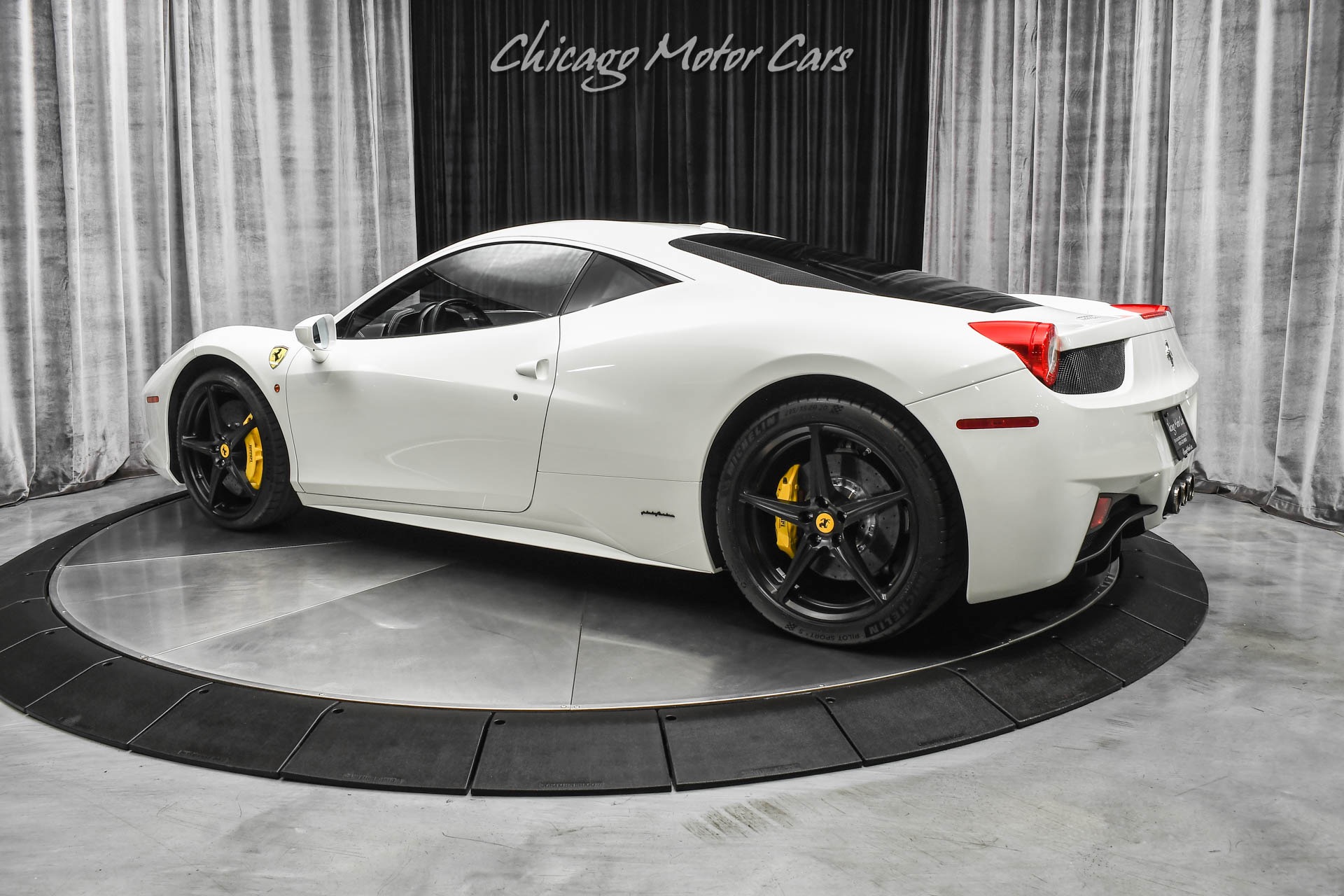 Used-2015-Ferrari-458-Italia-Coupe-Serviced-Loaded-Carbon-Fiber-Navigation-Rear-Cam-Perfect-Spec