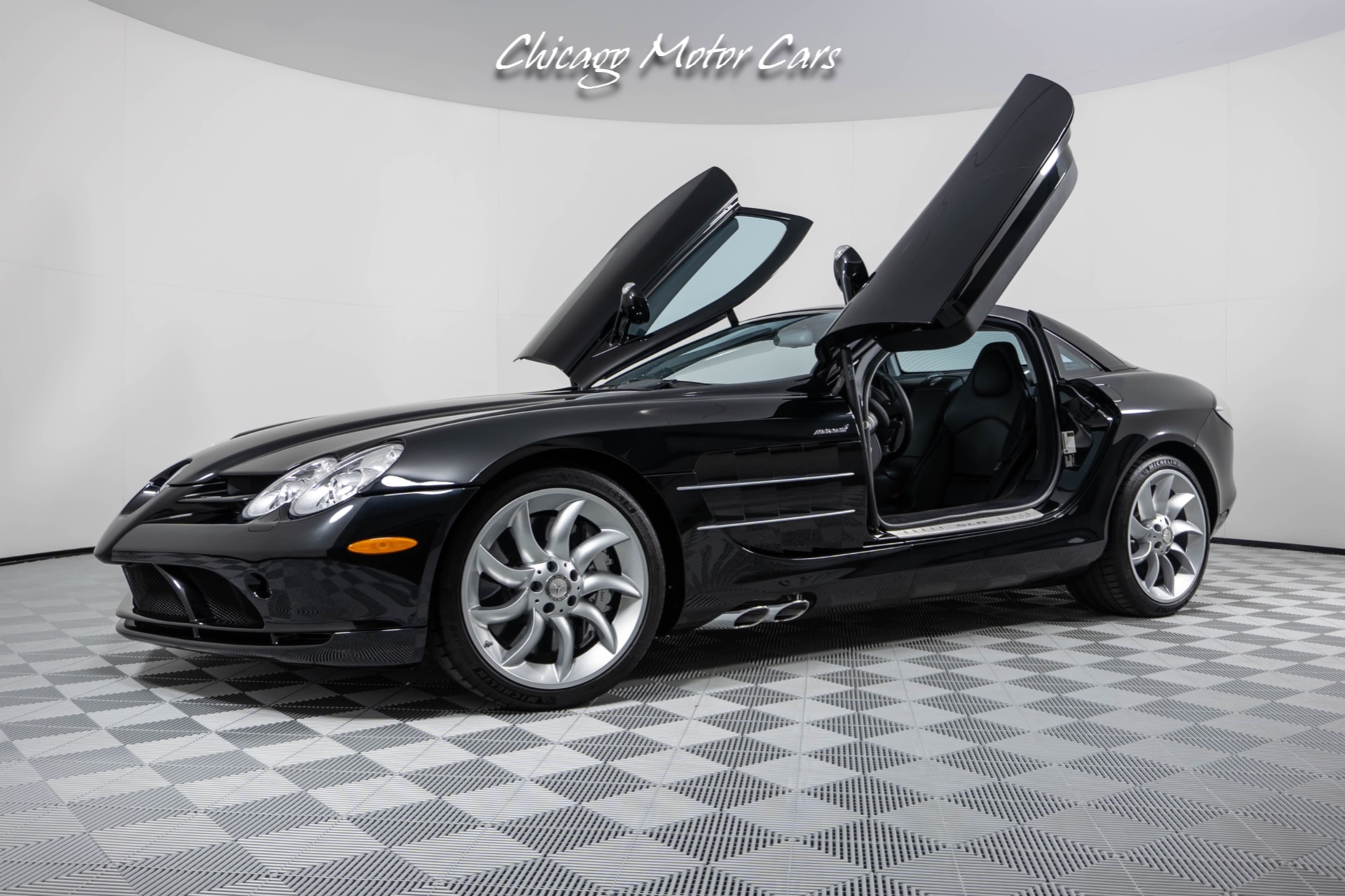 Used-2006-Mercedes-Benz-SLR-McLaren-SUPER-RARE-PRISTINE-1-OWNER-GULLWING-DOORS-ONLY-2K-MILES