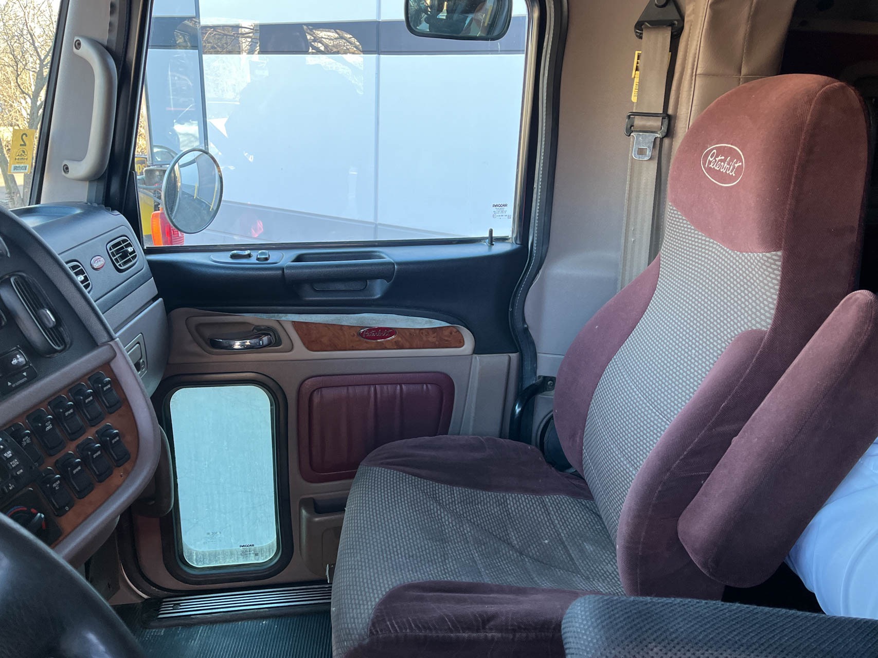 2010 PETERBILT 384 - Image 15