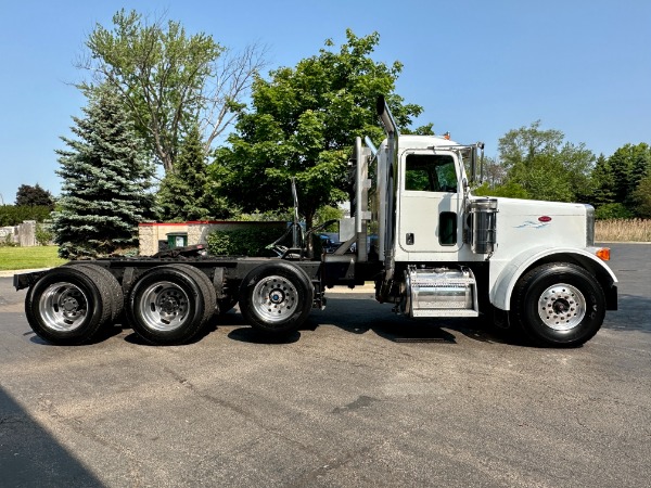Used 2005 Peterbilt 379 Tri-Axle Day Cab - Cat C15 Power - Two Line Wet Kit - PTO for sale Sold at Chicago Motor Cars in West Chicago IL 60185 4