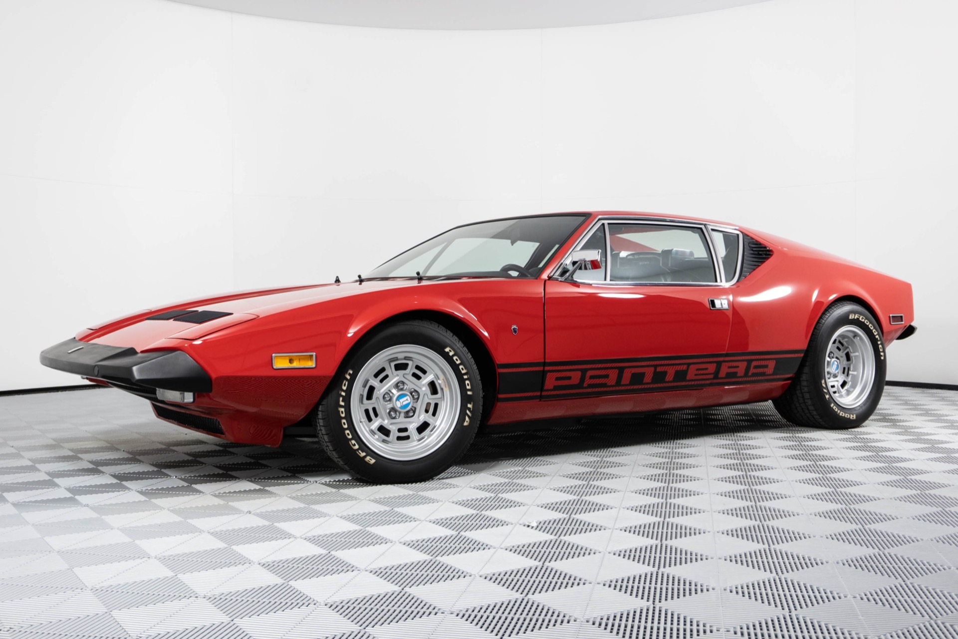 Used-1973-DeTomaso-Pantera-Very-Rare-408ci-Windsor-V8-Anna-Dual-Exhaust-5-Speed-Manual