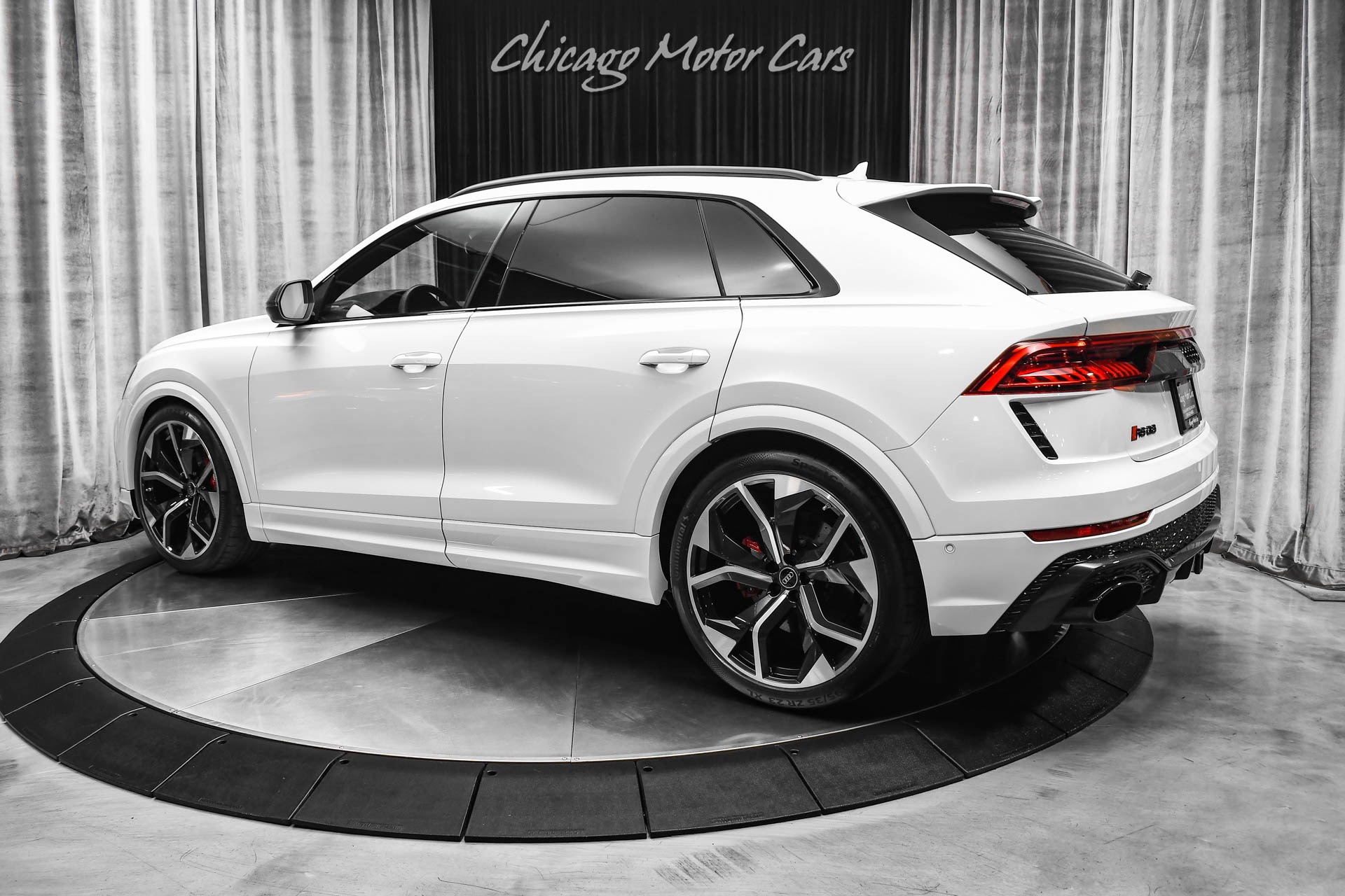 Used-2022-Audi-RS-Q8-40T-Quattro-Carbon-Optic-Pkg-Black-Optic-Pkg-Luxury-and-Exec-Pkgs