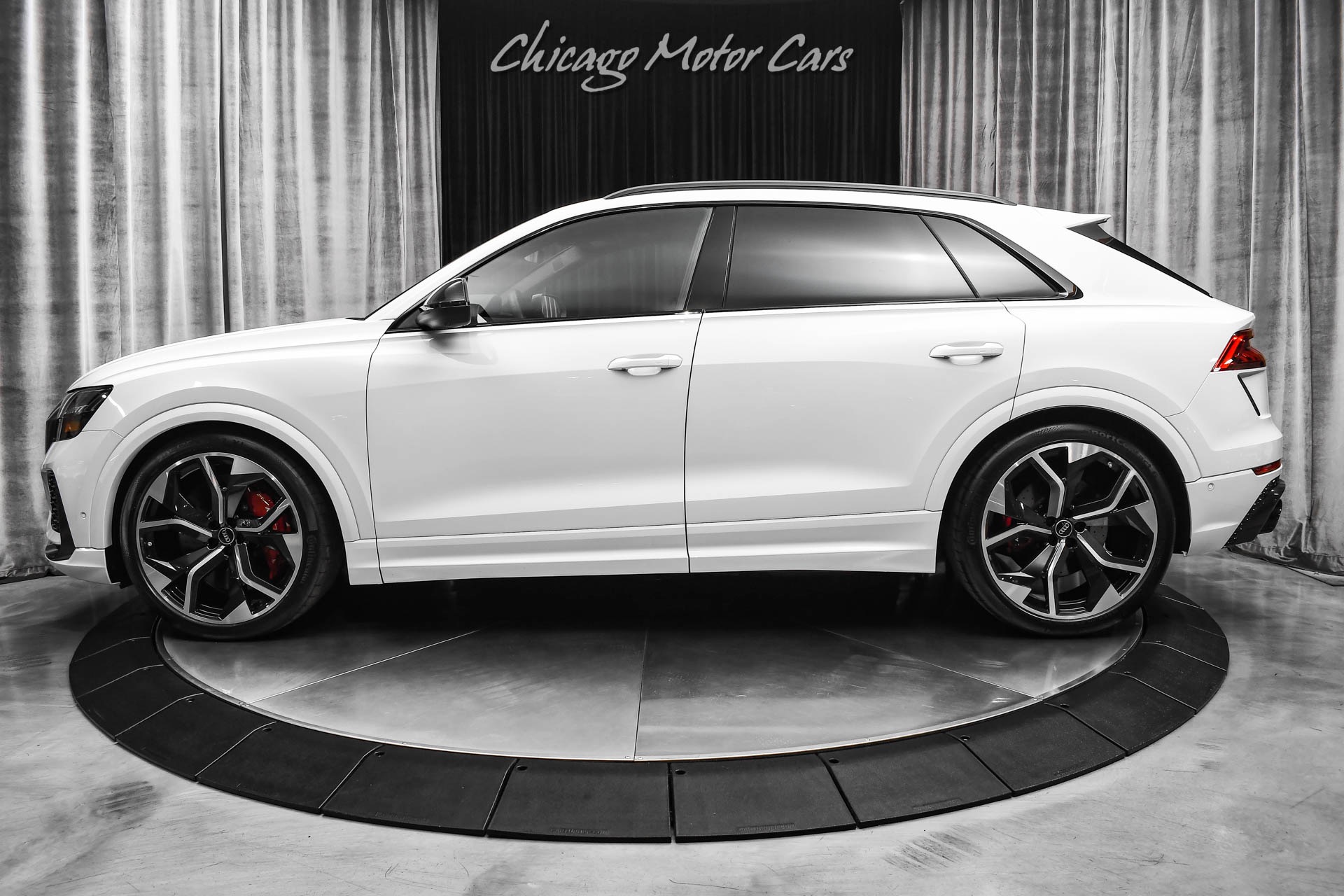 Used-2022-Audi-RS-Q8-40T-Quattro-Carbon-Optic-Pkg-Black-Optic-Pkg-Luxury-and-Exec-Pkgs