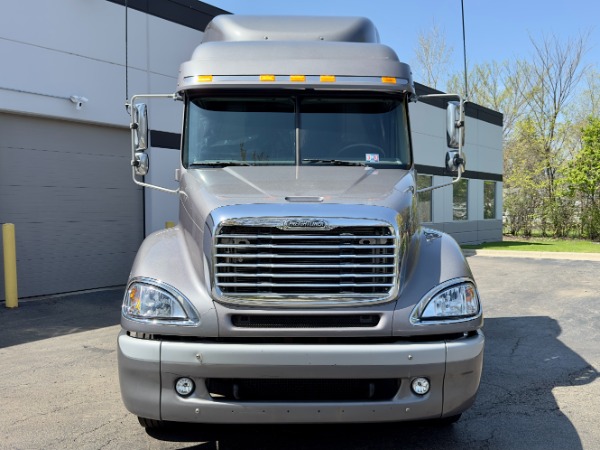 Used 2006 Freightliner Columbia Signature Series Sleeper - Cat C15 Power - 465 Horspower - 18 Speed Manual for sale Sold at Chicago Motor Cars in West Chicago IL 60185 2