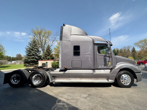 Used 2006 Freightliner Columbia Signature Series Sleeper - Cat C15 Power - 465 Horspower - 18 Speed Manual for sale Sold at Chicago Motor Cars in West Chicago IL 60185 4