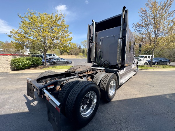 Used 2006 Freightliner Columbia Signature Series Sleeper - Cat C15 Power - 465 Horspower - 18 Speed Manual for sale Sold at Chicago Motor Cars in West Chicago IL 60185 5