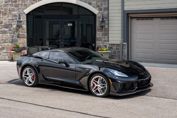Used 2019 Chevrolet Corvette ZR1 3ZR coupe-loaded-ZTK TRACK PACK-ONLY 376 ORIGINAL MILES! for sale Sold at Chicago Motor Cars in West Chicago IL 60185 4