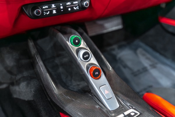 Used-2019-Ferrari-812-Superfast-LOADED-W-CARBON-FIBER-HIFI-SYSTEM-SUSPENSION-LIFTER-RACING-SEATS