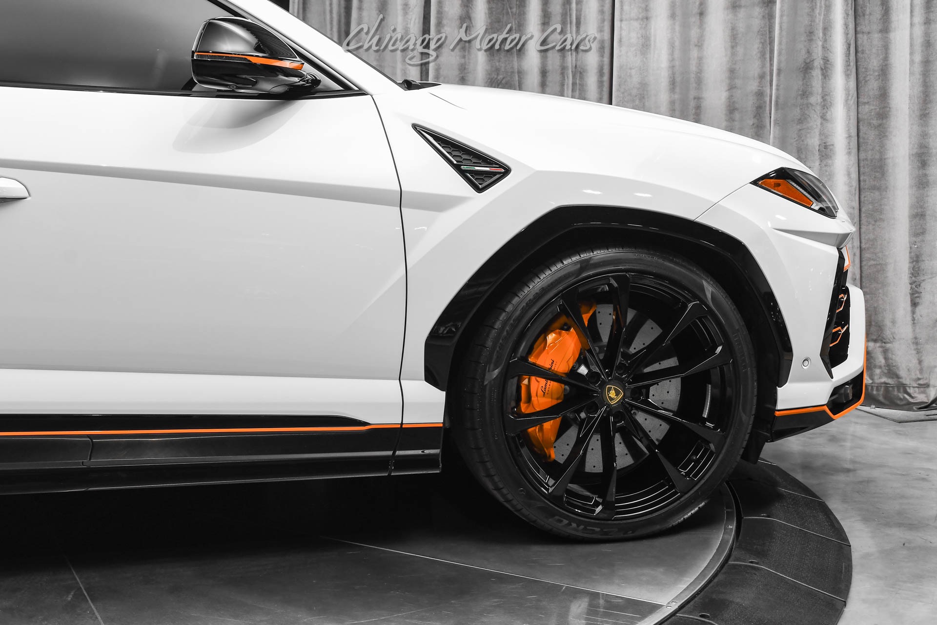 Used-2022-Lamborghini-Urus-SUV-B-O-3D-Audio-HOT-Color-Combo-Style-Pkg-Taigete-Wheels-Comfort-Seats
