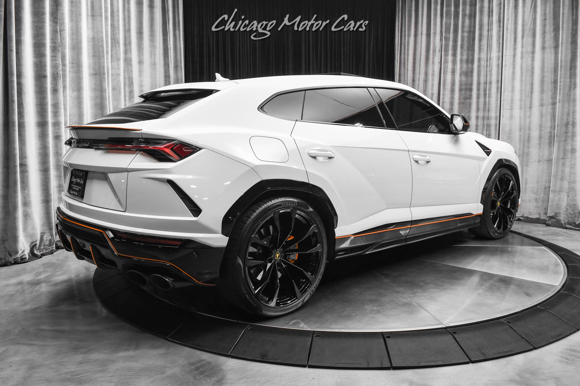 Used-2022-Lamborghini-Urus-SUV-B-O-3D-Audio-HOT-Color-Combo-Style-Pkg-Taigete-Wheels-Comfort-Seats