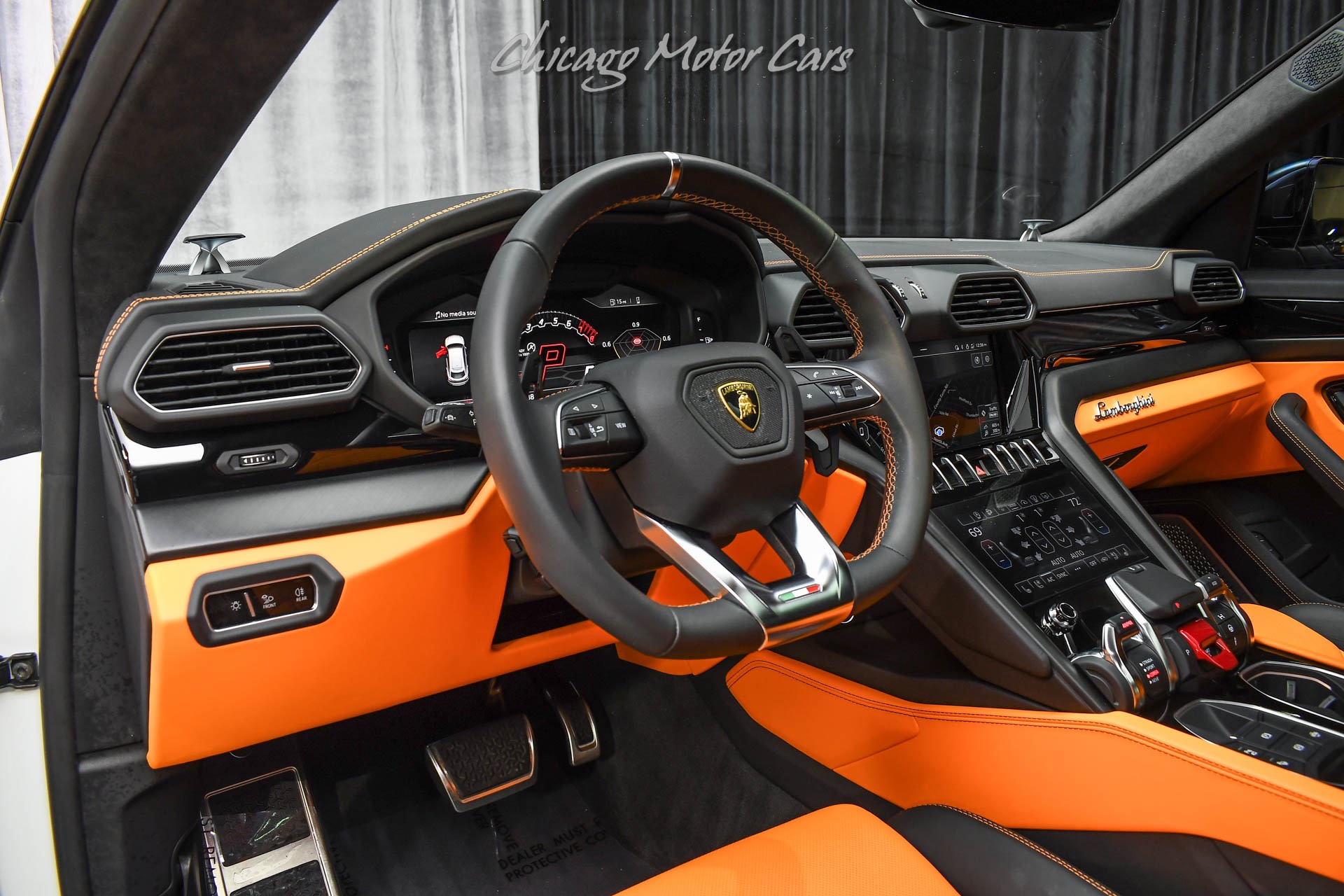 Used-2022-Lamborghini-Urus-SUV-B-O-3D-Audio-HOT-Color-Combo-Style-Pkg-Taigete-Wheels-Comfort-Seats