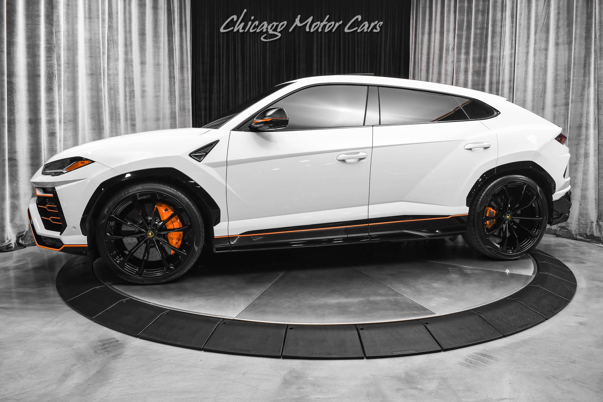 Used 2022 Lamborghini Urus SUV B&O 3D Audio! HOT Color Combo! Style Pkg! Taigete Wheels! Comfort Seats for sale Sold at Chicago Motor Cars in West Chicago IL 60185 1