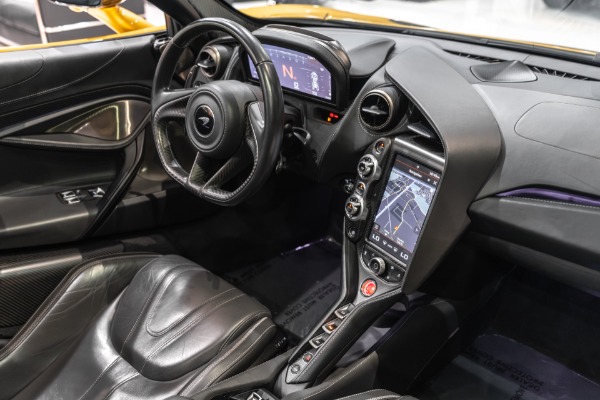 Used-2019-McLaren-720S-Spider-Luxury-Exterior-Carbon-Fiber-Pkg-Electrochomic-Roof-Just-Serviced