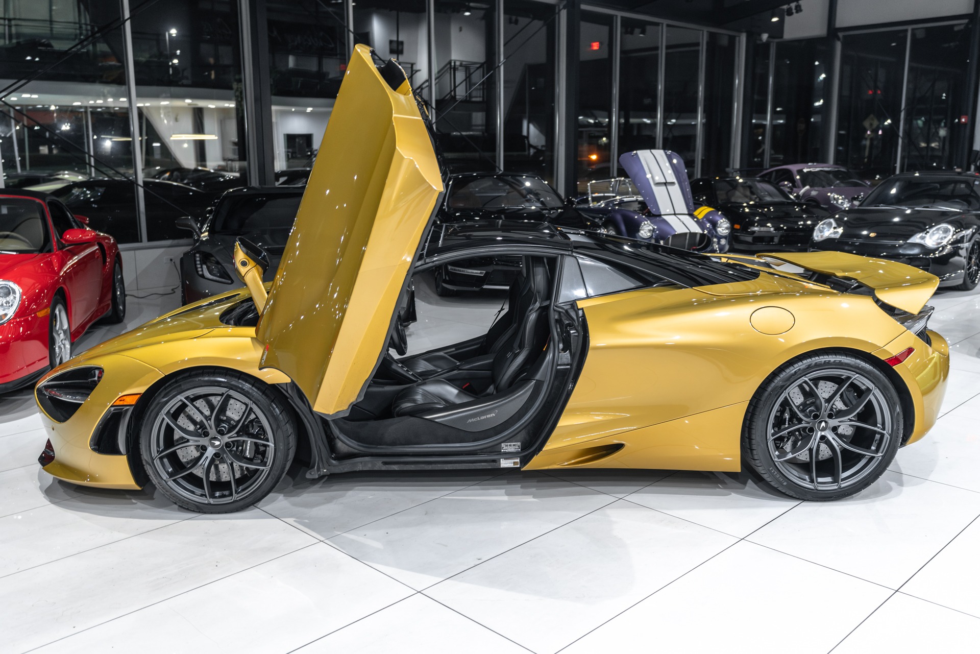 Used-2019-McLaren-720S-Spider-Luxury-Exterior-Carbon-Fiber-Pkg-Electrochomic-Roof-Just-Serviced