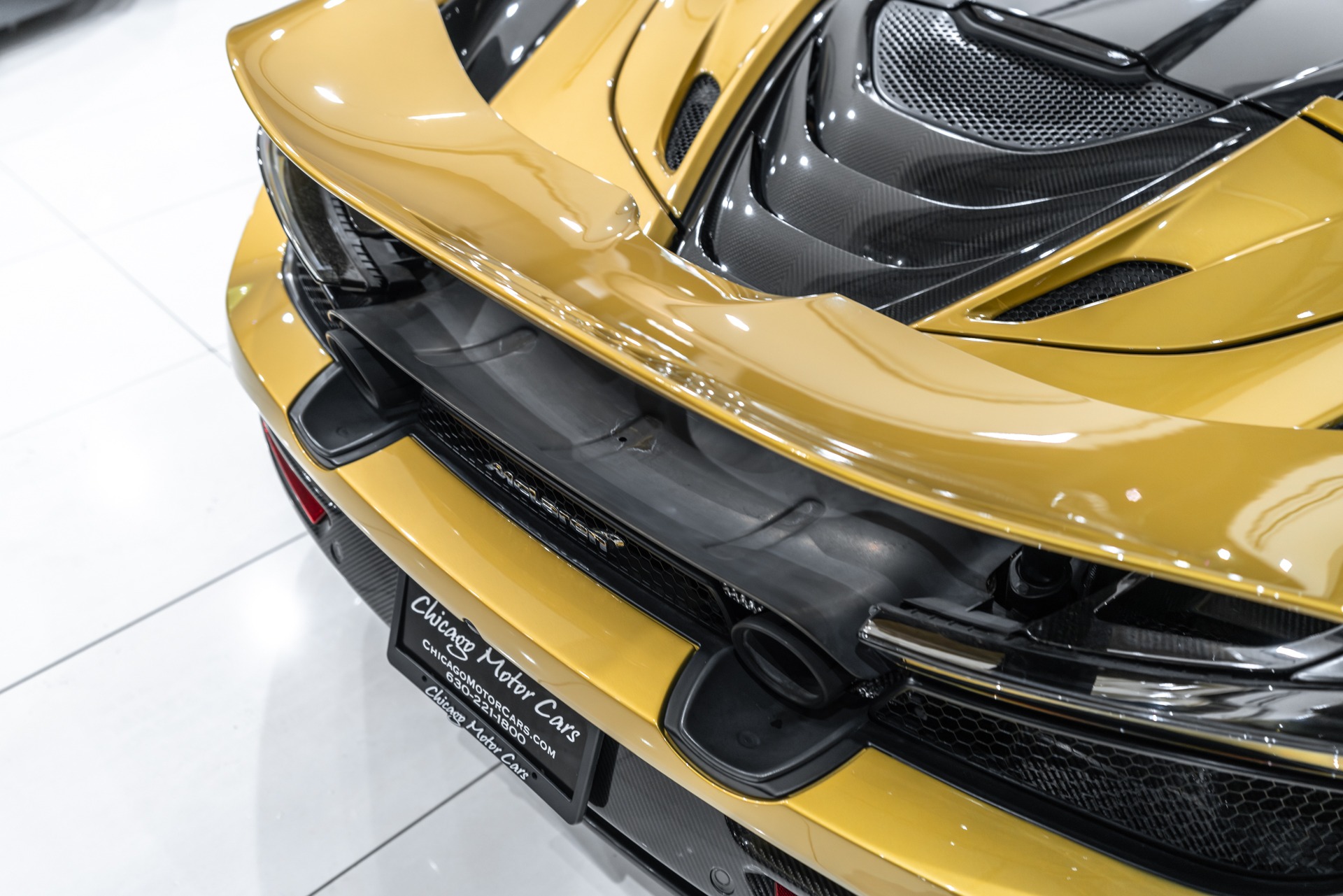 Used-2019-McLaren-720S-Spider-Luxury-Exterior-Carbon-Fiber-Pkg-Electrochomic-Roof-Just-Serviced