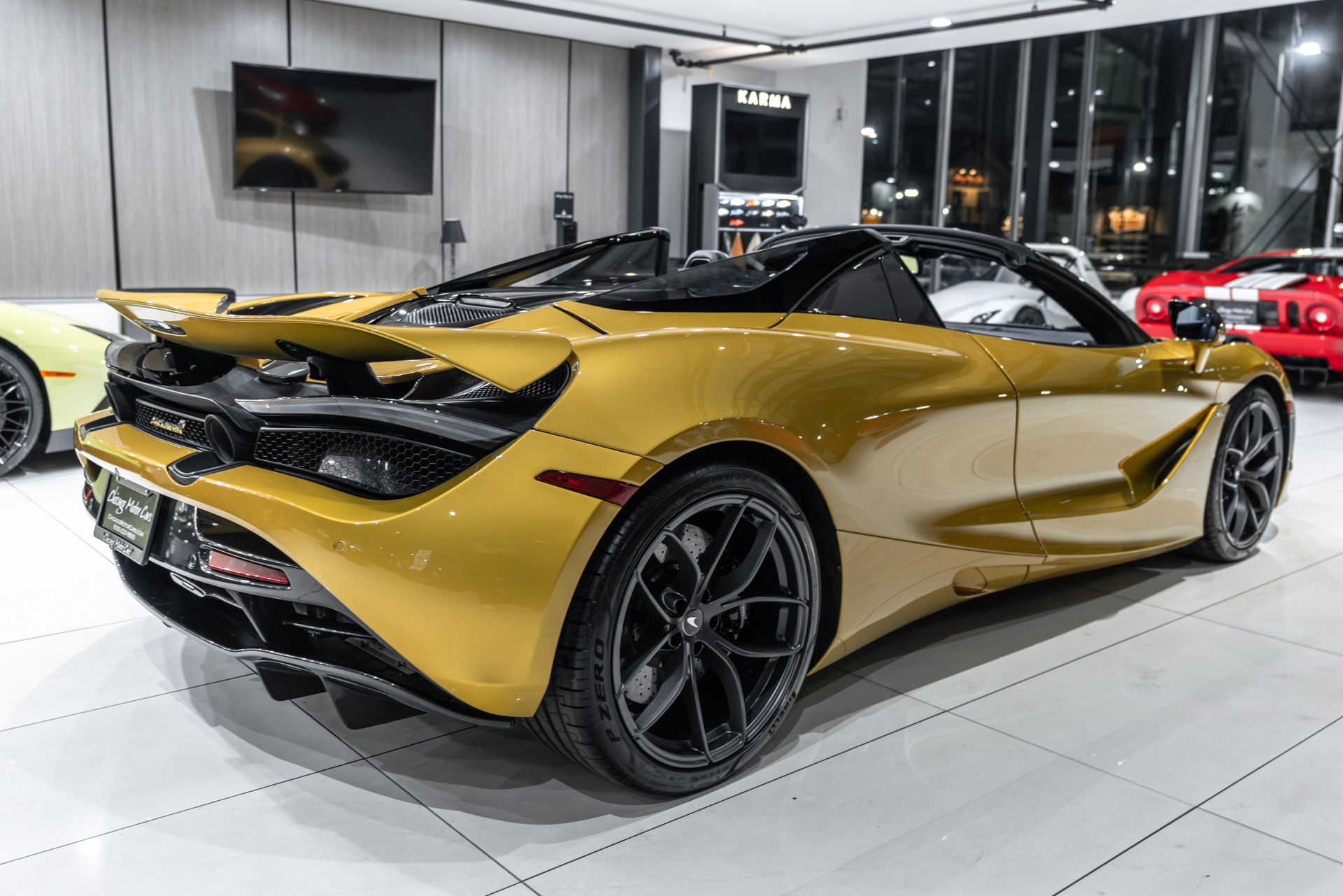 Used-2019-McLaren-720S-Spider-Luxury-Exterior-Carbon-Fiber-Pkg-Electrochomic-Roof-Just-Serviced