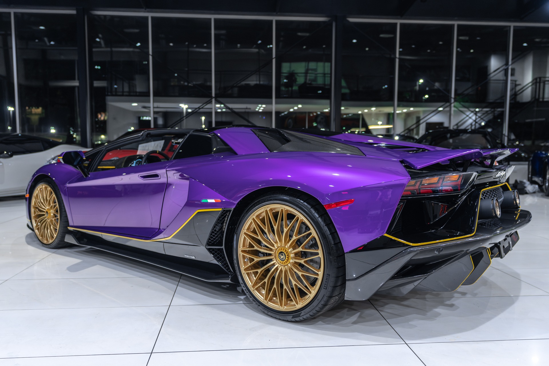 Used 2022 Lamborghini Aventador LP780-4 Ultimae Roadster Viola Used 2022 Lamborghini Aventador LP780-4 Ultimae Roadster Viola