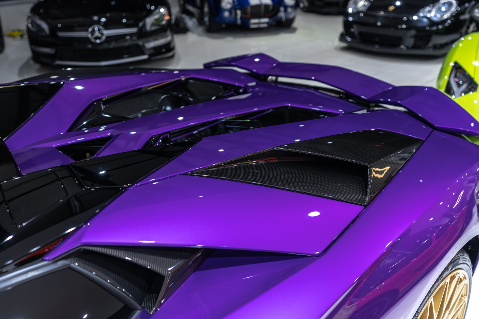 Used 2022 Lamborghini Aventador LP780-4 Ultimae Roadster Viola Used 2022 Lamborghini Aventador LP780-4 Ultimae Roadster Viola