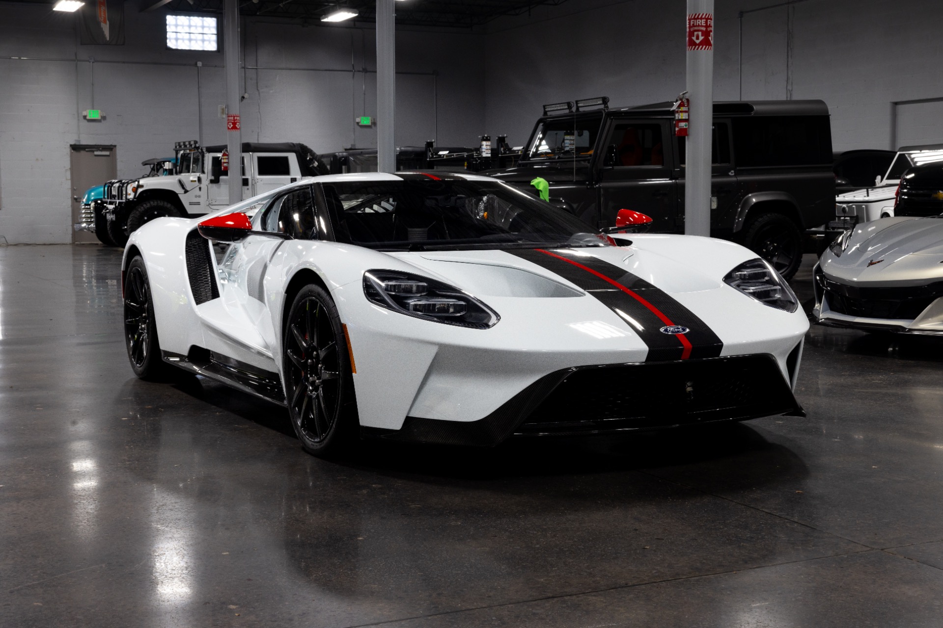 Used-2020-Ford-GT-RARE-Frozen-White-Ext-Carbon-Pkg-Carbon-Graphics-PKG-ONLY-500-Miles