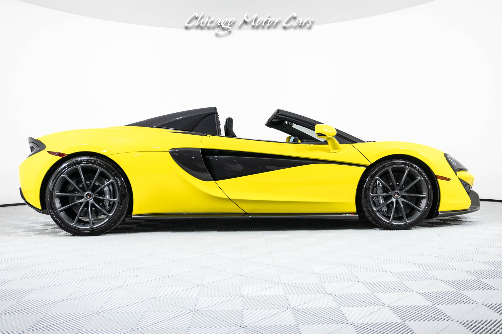 Used-2018-McLaren-570S-Spider-VEHICLE-FRONT-LIFT-SYSTEM-LOW-MILES-SPORT-EXHAUST