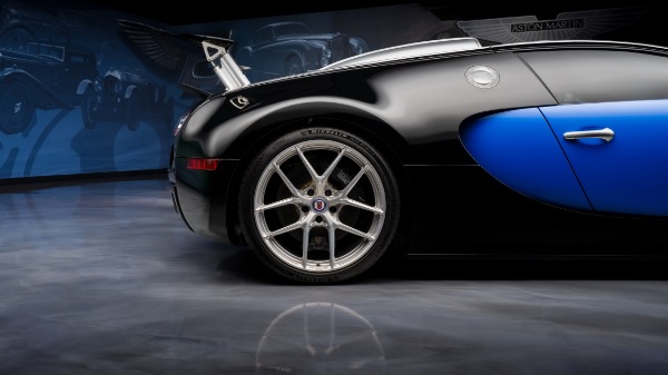 Used 2008 Bugatti Veyron 16.4 Annual Service Done! HRE! Vitesse Headlights! Stock Parts Included! PPF! for sale Sold at Chicago Motor Cars in West Chicago IL 60185 4