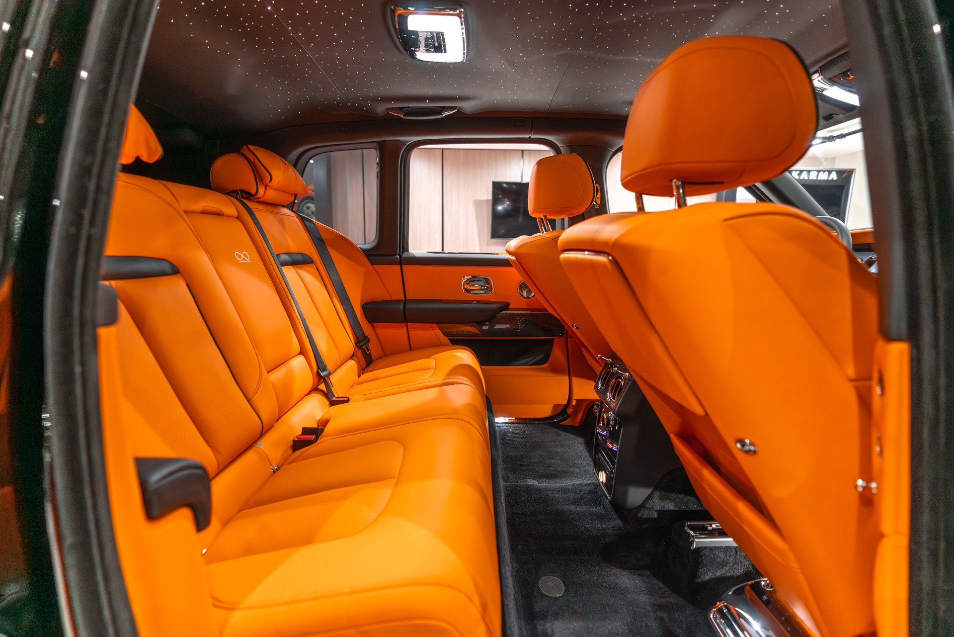 Used 2023 Rolls-Royce Cullinan Black Badge Original MSRP $491,750+ Mandarin  Orange Interior Carbon FIBER! For Sale (Special Pricing)