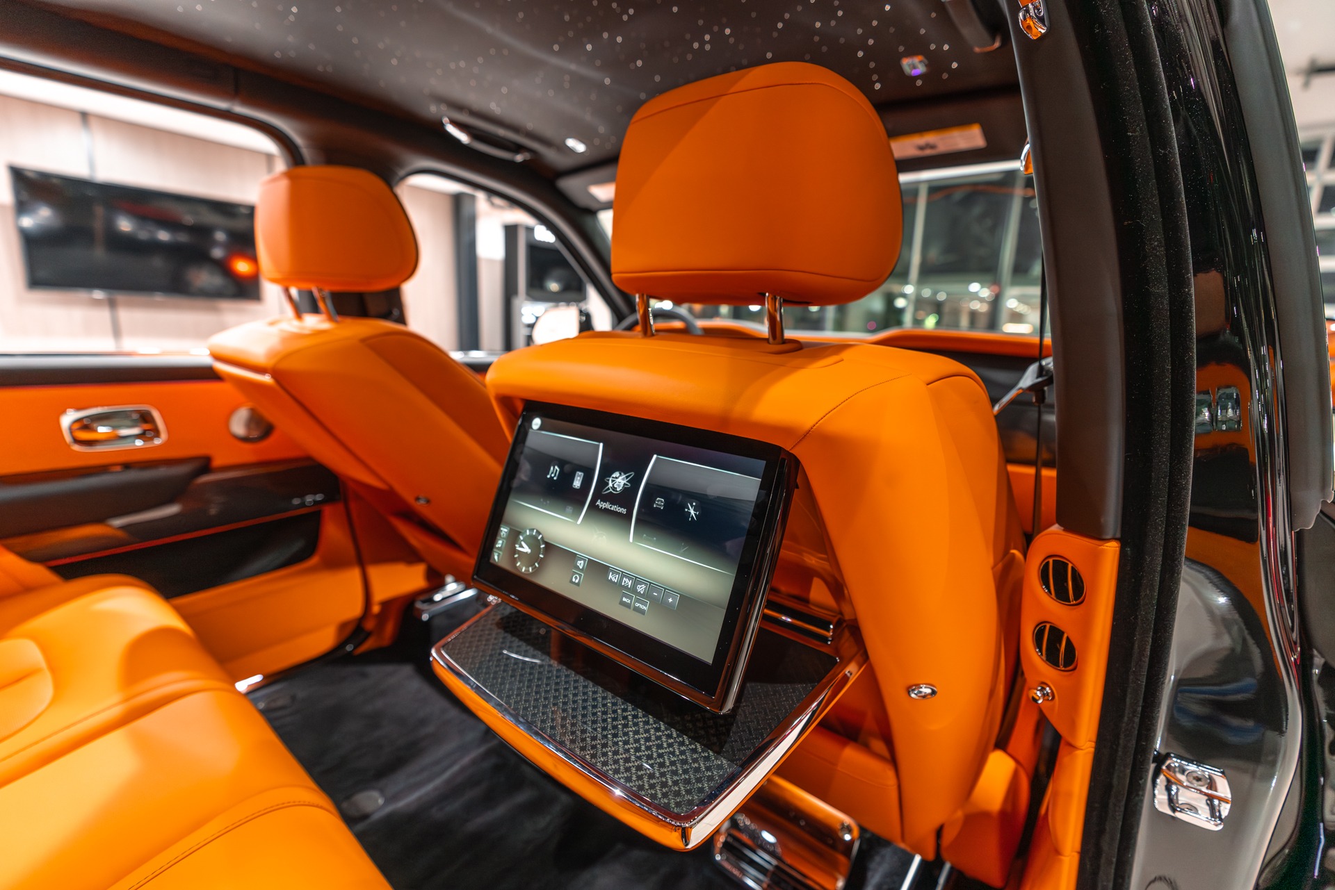 Used-2023-Rolls-Royce-Cullinan-Black-Badge-Original-MSRP-491750-Mandarin-Orange-Interior-Carbon-FIBER