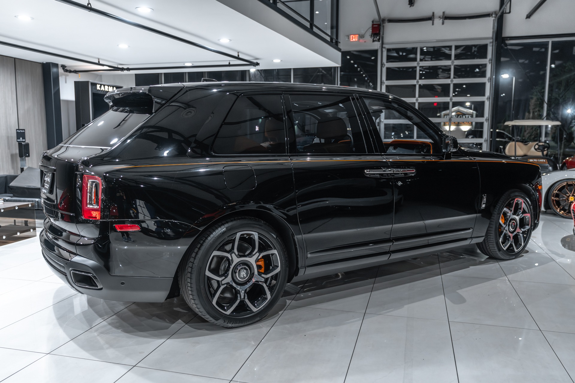 Used-2023-Rolls-Royce-Cullinan-Black-Badge-Original-MSRP-491750-Mandarin-Orange-Interior-Carbon-FIBER