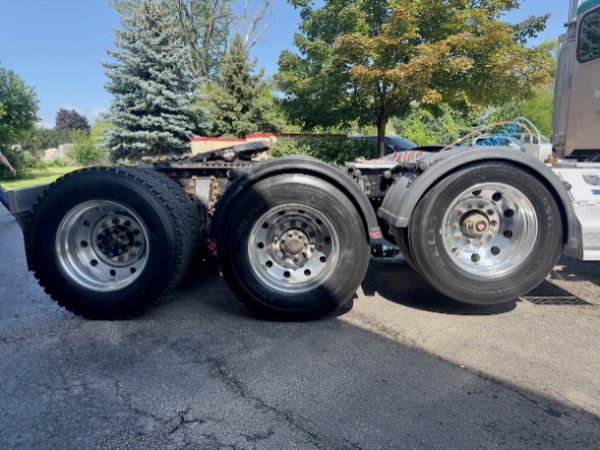 Used 2001 Peterbilt 378 heavy-haul tri-axle Day-Cab - Cat C16 - 625 HP - 18 Speed Manual for sale Sold at Chicago Motor Cars in West Chicago IL 60185 6