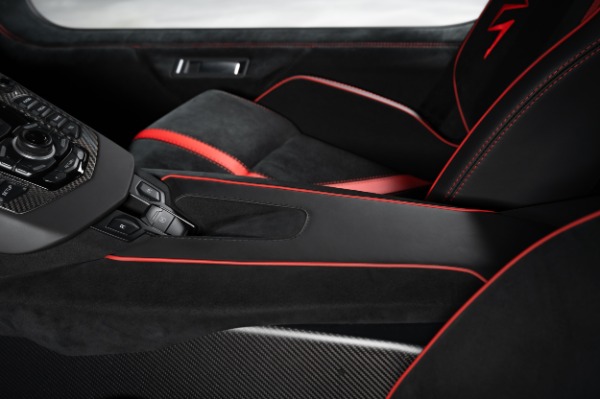 Used-2017-Lamborghini-Aventador-SV-LP750-4-SV-Coupe-1of1-Verde-Artemis-STUNNING-Spec-Carbon-Fiber-ONLY-997Miles