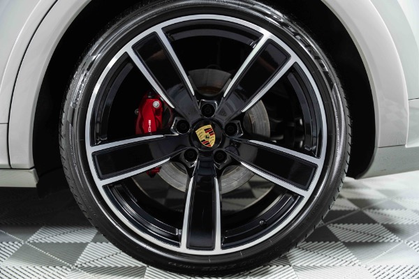 Used 2022 Porsche Cayenne GTS 1 OWNER! DESIRED SPEC! CHALK ON RED! LOADED! for sale Sold at Chicago Motor Cars in West Chicago IL 60185 4