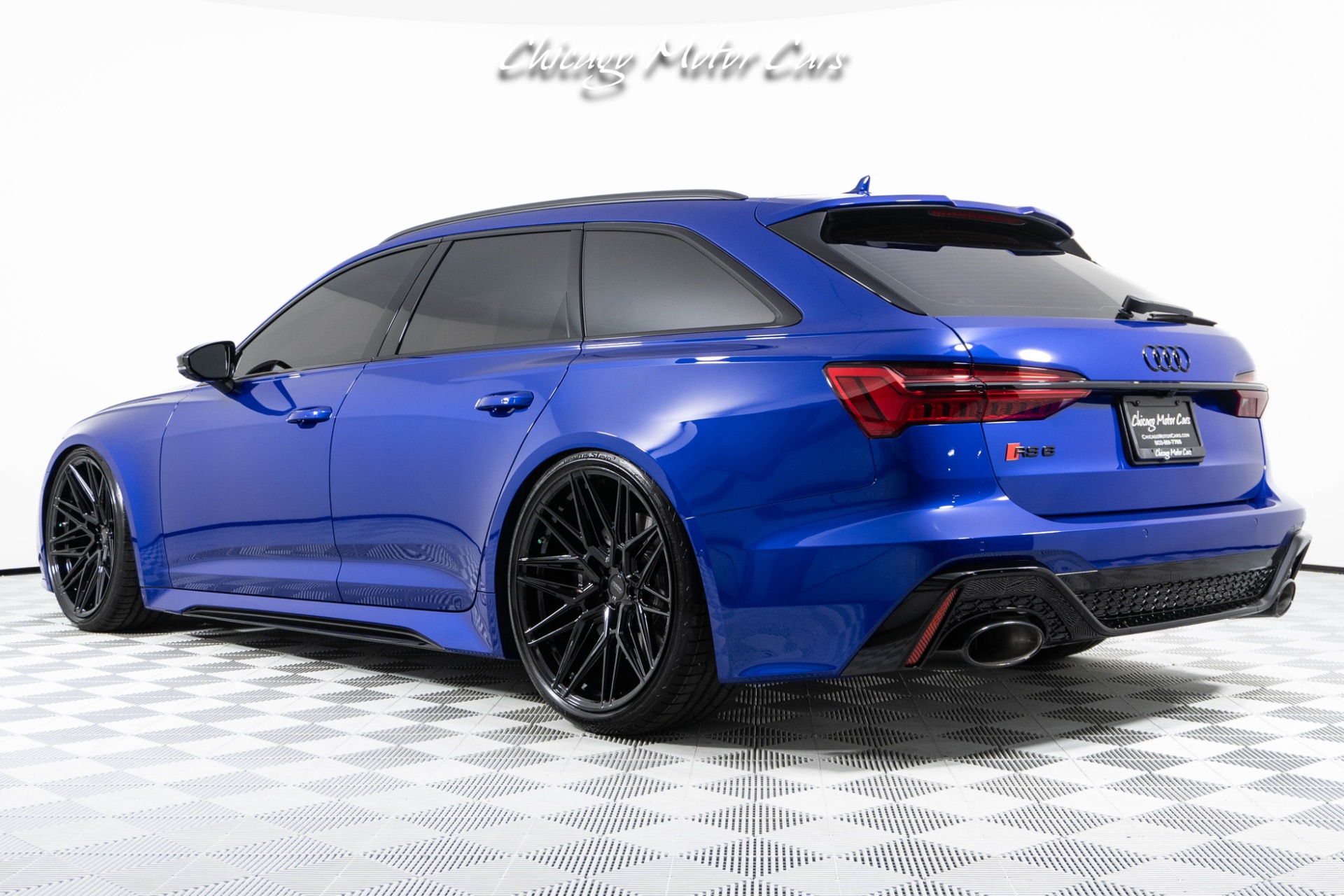 Used-2023-Audi-RS6-Avant-BRAND-NEW-HOT-COLOR-COMBO-HIGH-PERFORMANCE-MODEL