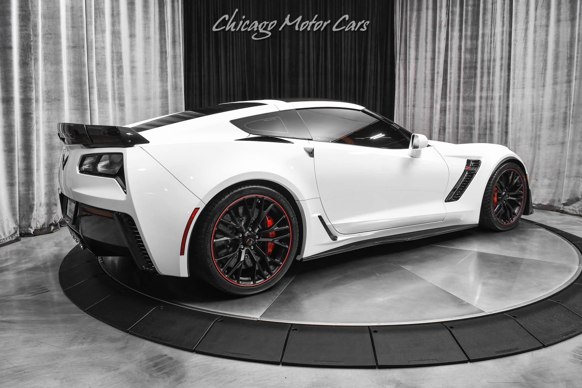 Used-2018-Chevrolet-Corvette-Z06-2LZ-Coupe-Z07-Package-Hot-Color-Combo-Visible-Carbon-Ground-Effects