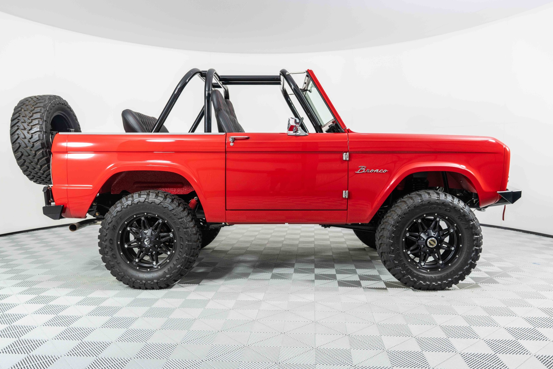 Used-1967-Ford-Bronco-RESTORED-CLASSIC-MODEL