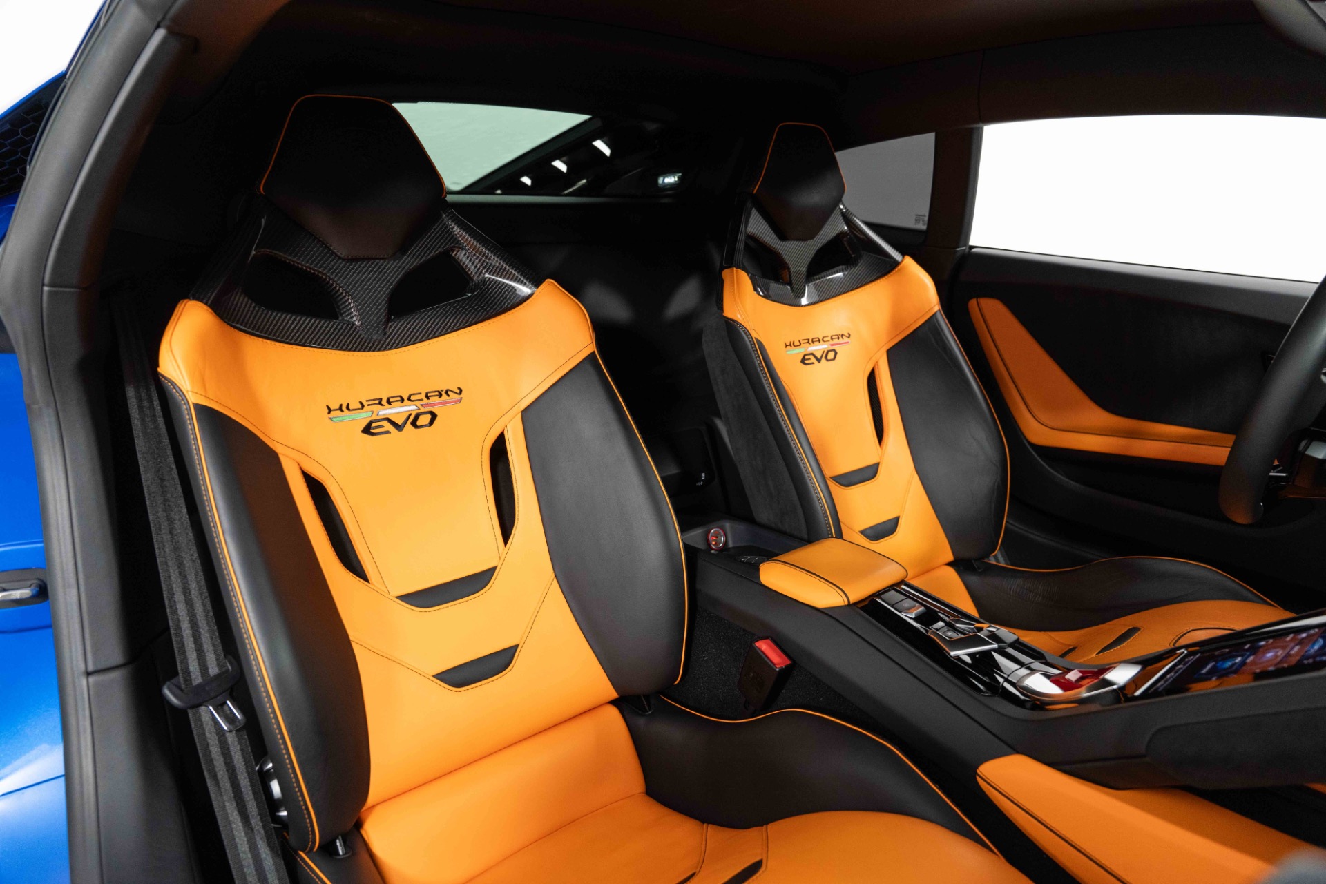 Used-2020-Lamborghini-LP640-2-Huracan-EVO-Incredible-Spec-Carbon-seats-Blue-over-Orange