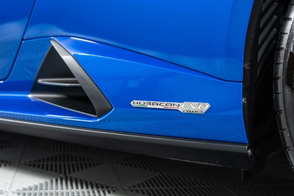 Used 2020 Lamborghini Huracan EVO RWD Stunning Spec! Carbon EVO Seats! Front End Lifter! Loaded! for sale Sold at Chicago Motor Cars in West Chicago IL 60185 5