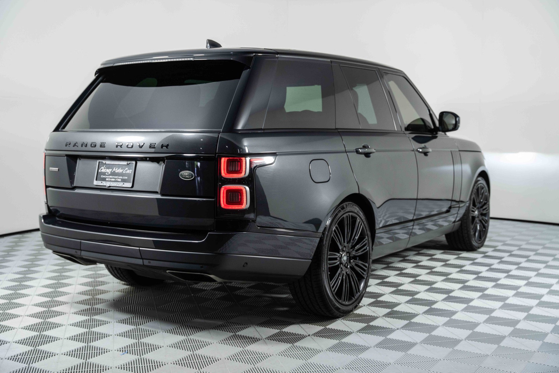 Used-2019-Land-Rover-Range-Rover-Supercharged-Metallic-Grey