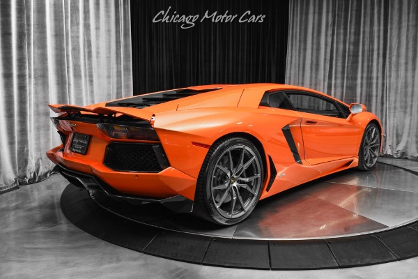 Used 2015 Lamborghini Aventador LP700-4 Coupe Only 8K Miles! Carbon Fiber Interior/Exterior Package! Loaded for sale Sold at Chicago Motor Cars in West Chicago IL 60185 5
