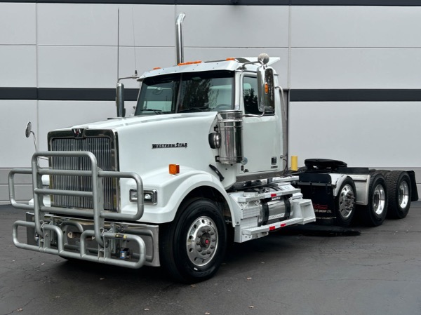 Used 2019 Western Star 4900FA 8x4 Tri/a Day Cab for sale Sold at Chicago Motor Cars in West Chicago IL 60185 1