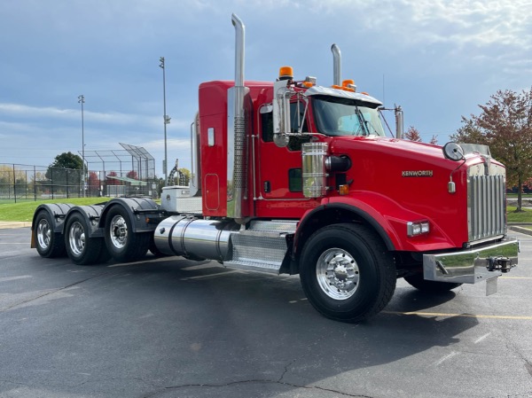 Used 2017 Kenworth T800 for sale Sold at Chicago Motor Cars in West Chicago IL 60185 3