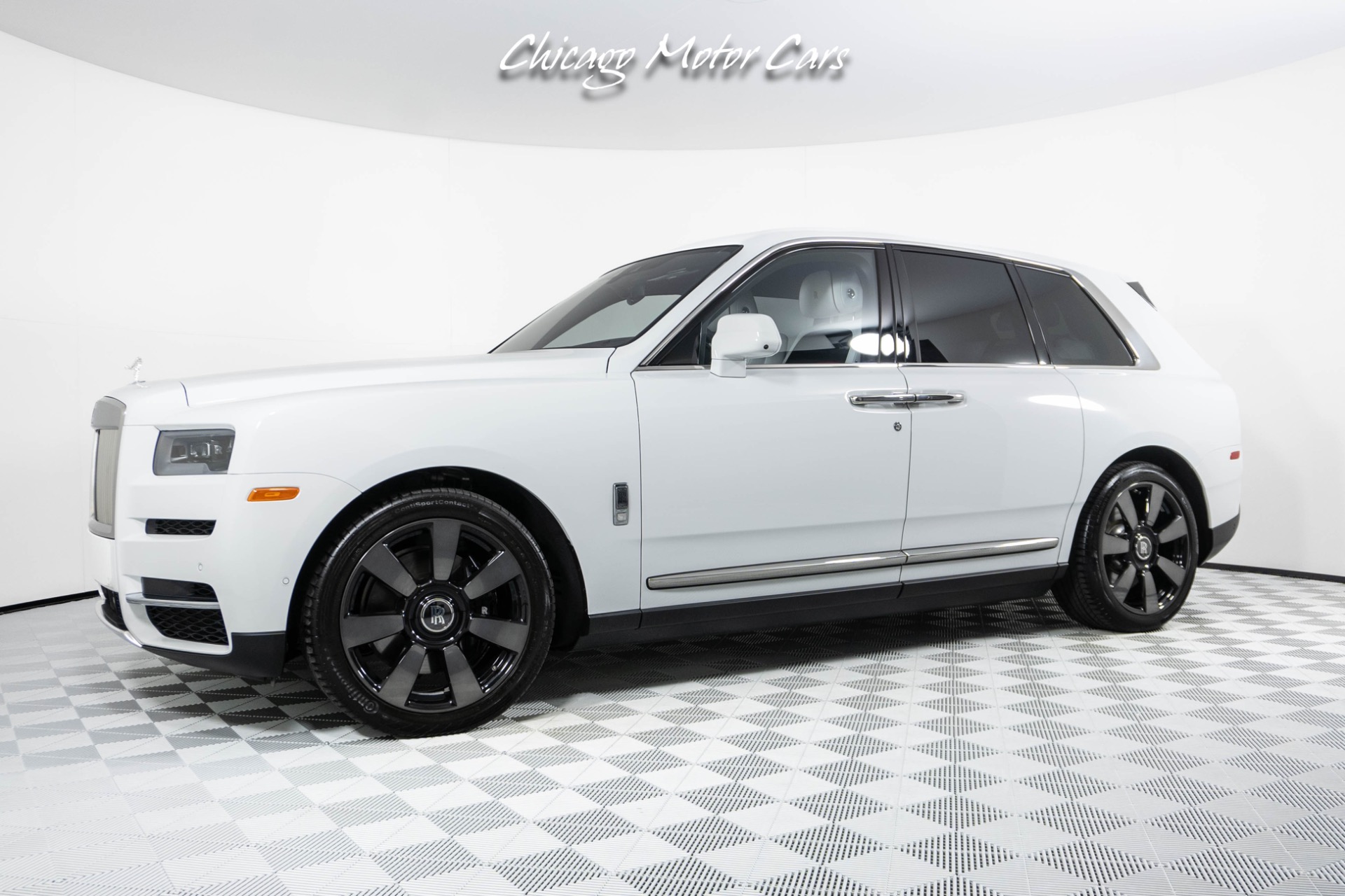 Used 2022 Rolls-Royce Cullinan Bespoke Interior! Technology Package! Shooting Star Headliner! for sale Sold at Chicago Motor Cars in West Chicago IL 60185 1