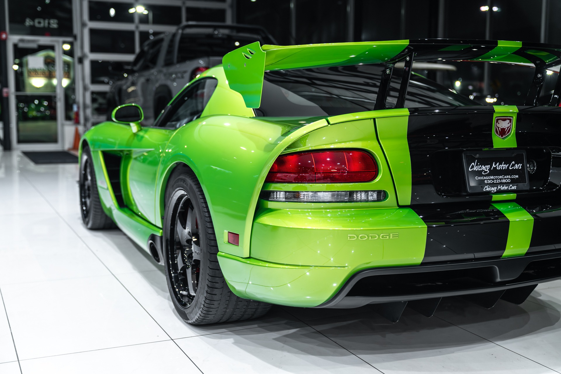 Used-2010-Dodge-Viper-SRT-10-ACR-Coupe-6-Speed-Manual-Snakeskin-Green-Pearl-LOW-Miles-RARE